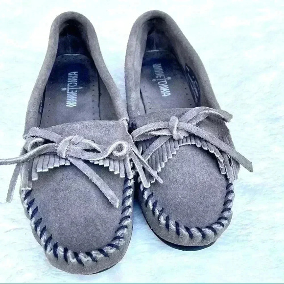 Minnetonka Gray Kilty Hardsole Moccasin Slip On Loafers Size 6 - Picture 1 of 14